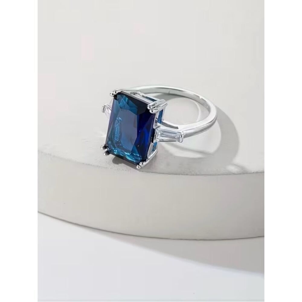 🔹 NEW Blue Crystal Emerald-Cut Solitaire Ring in Silver Plated Band 🔹
